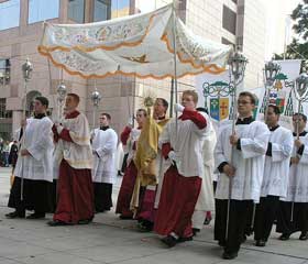 Corpus Christi llevado bajo palio