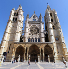 Fachada de la Catedral de León, España