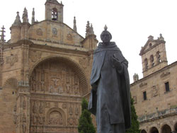 Monumento a F. vitoria en Salamanca