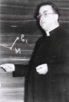 Georges Lemaitre dando clases